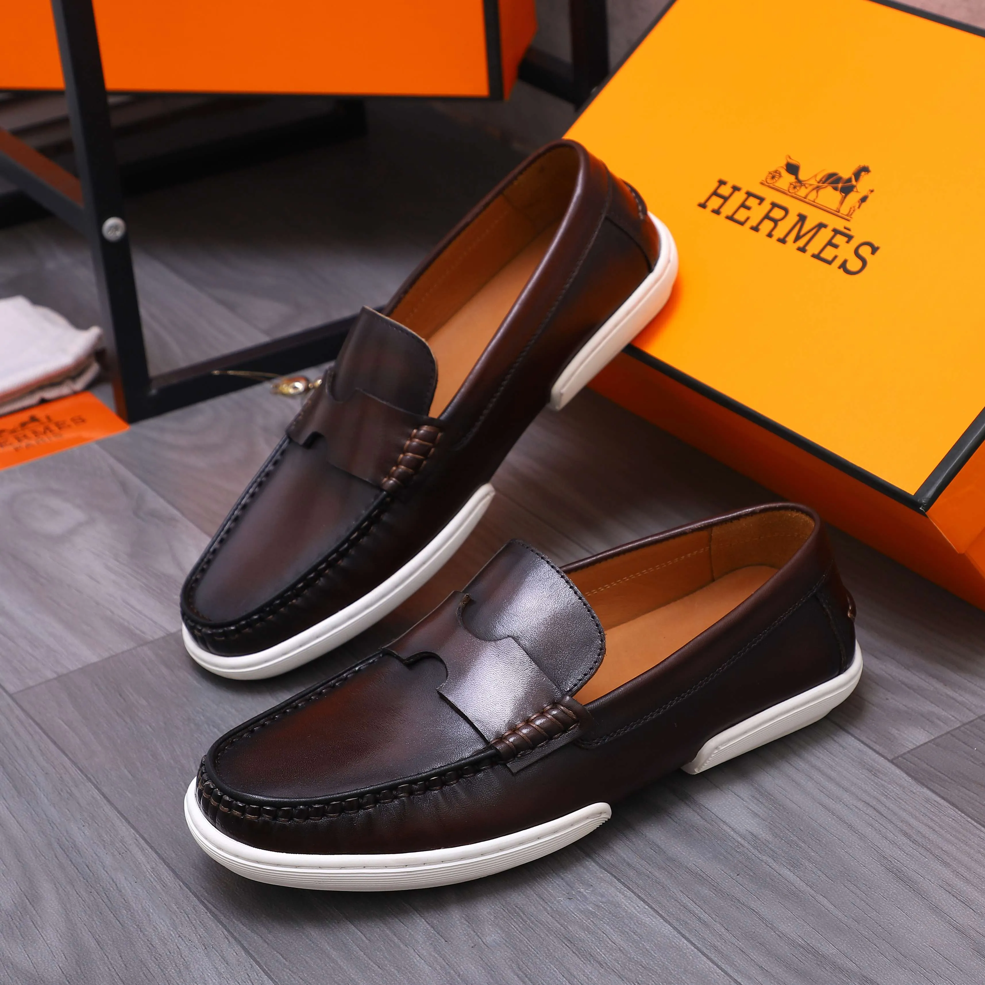 Men's shoes 💰500 Product trademark: HERMES "Hermes" casual slip-on leather shoes Regular size: 38-46 (45.46 custom-made, non-refundable) Product materials: Selected color-brushed cowhide upper, cowhide lining, original outsole